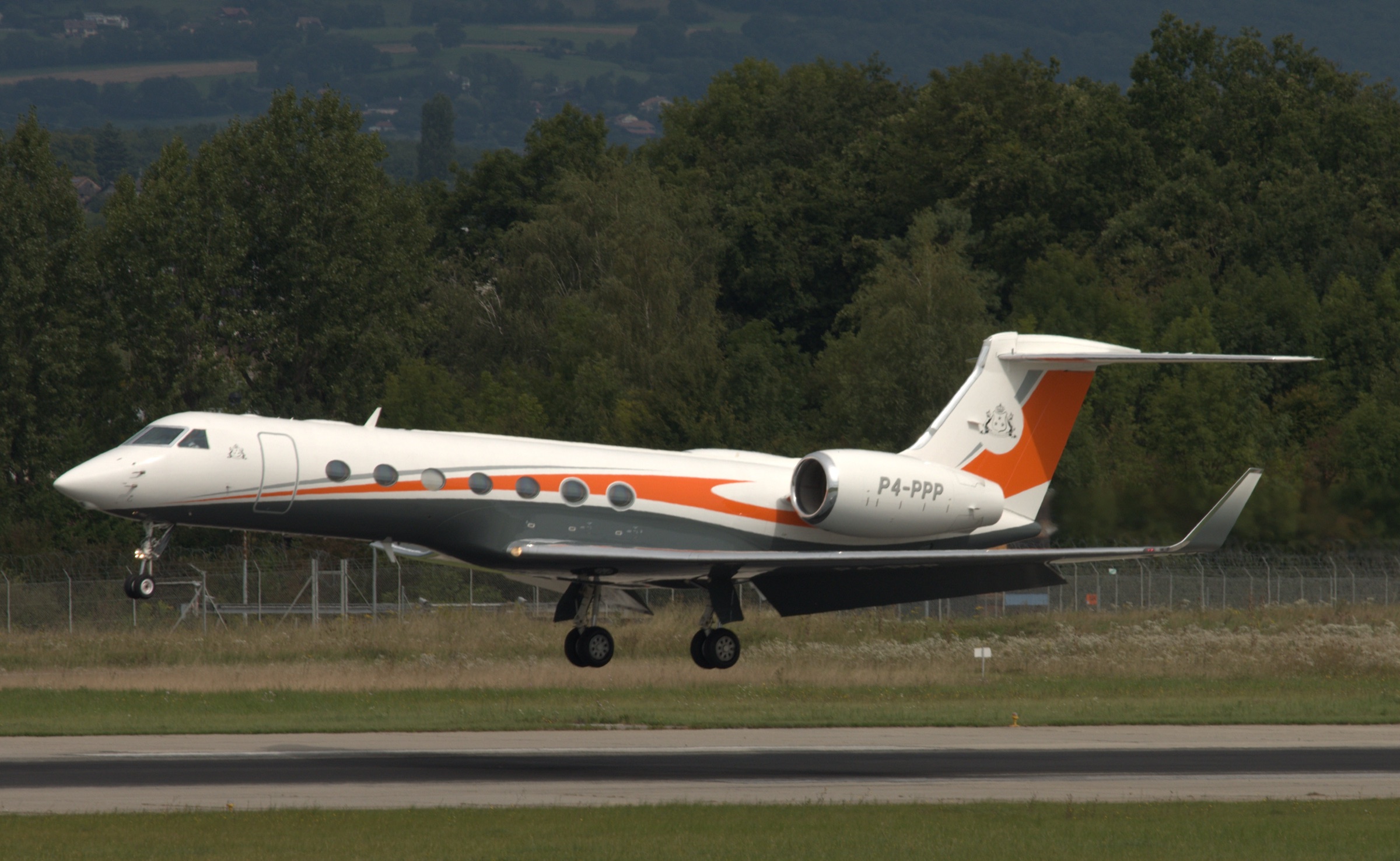 Gulfstream G550 private jet on tarmac